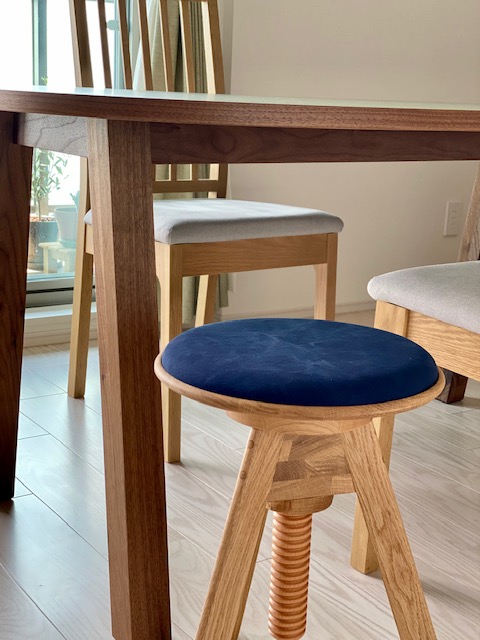 住之江区へ広松木工さんのコルニーチェダイニングテーブルとLumeスツールを納品しました | たすかーたそるて 家具のヤマカワ | 京都
