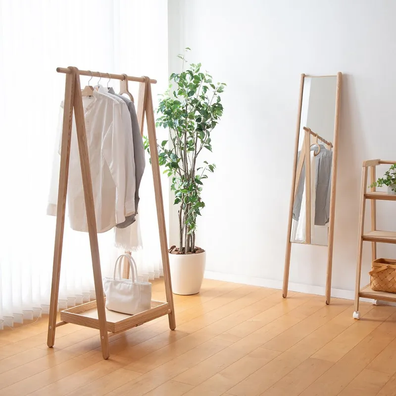 Clothes hanger rack 洋服掛け