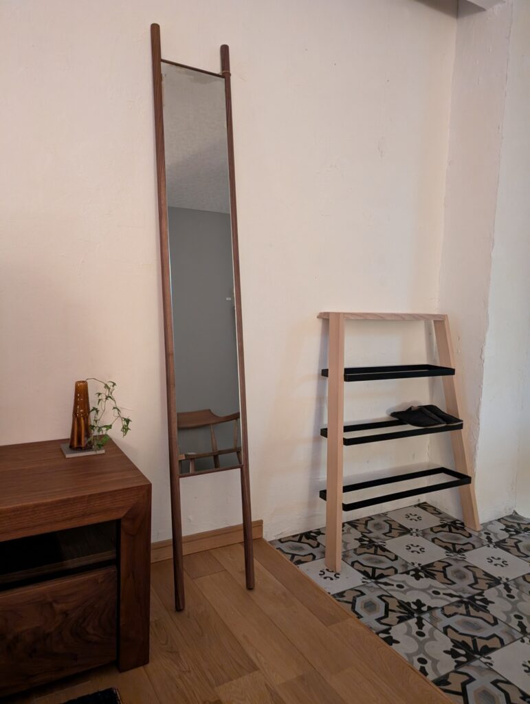 Full-length mirror 姿見